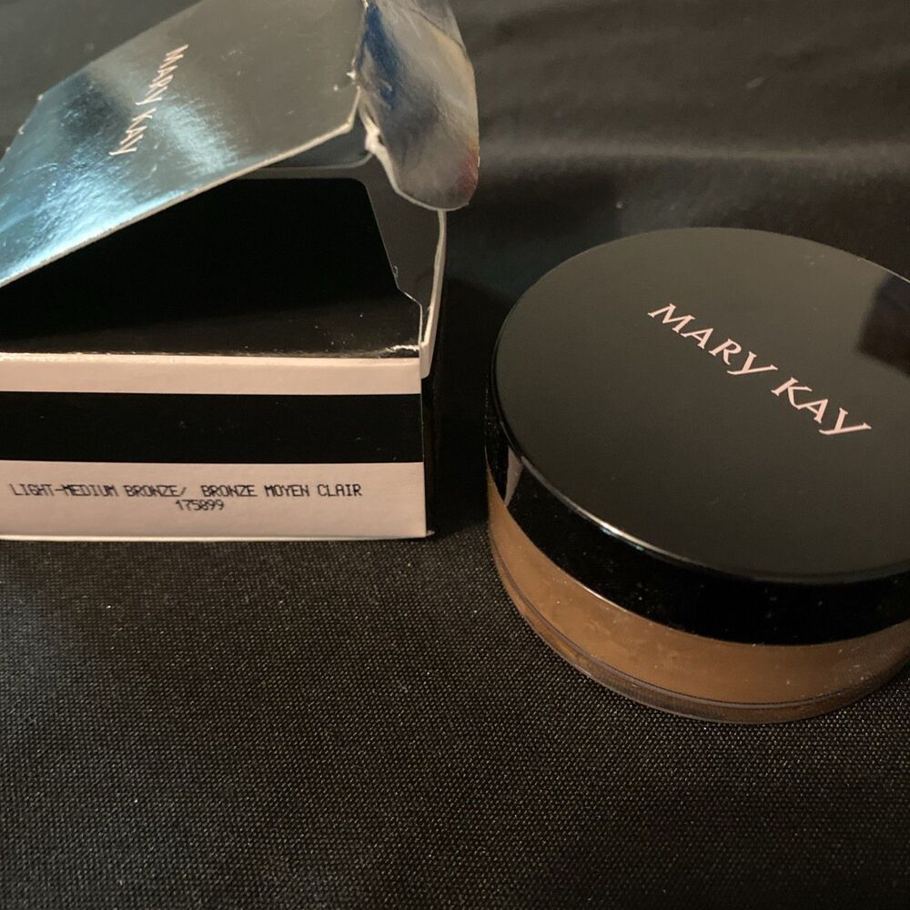 Mary Kay Silky Setting Powder Light-medium Bronze New In Box